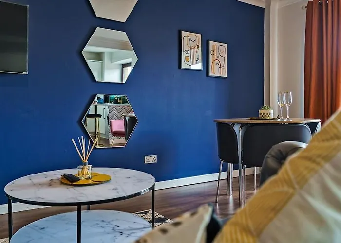 New Slick Finnieston Pad W/ Free Parking