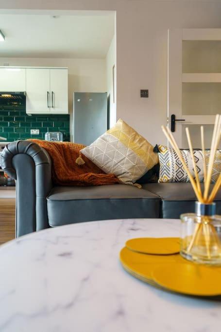 New Slick Finnieston Pad W/ Free Parking Appartement Glasgow